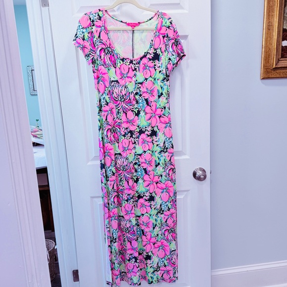 Lilly Pulitzer Dresses & Skirts - Lilly Pulitzer Pink & Green Knit Maxi Dress